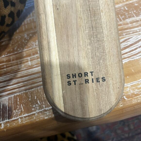SHORT STORIES Baguette Board Wood Cutting Retired - Picture 2 of 5
